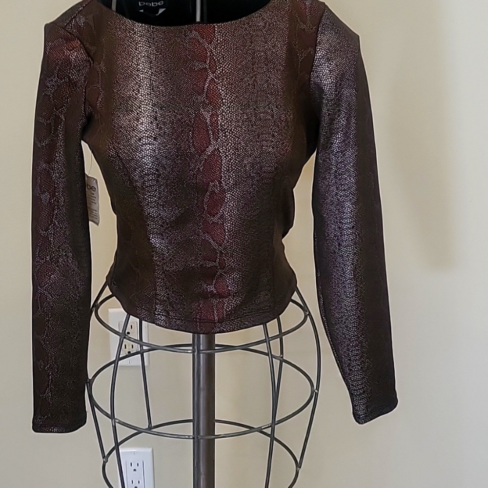 Super sexy fake snakeskin crop top